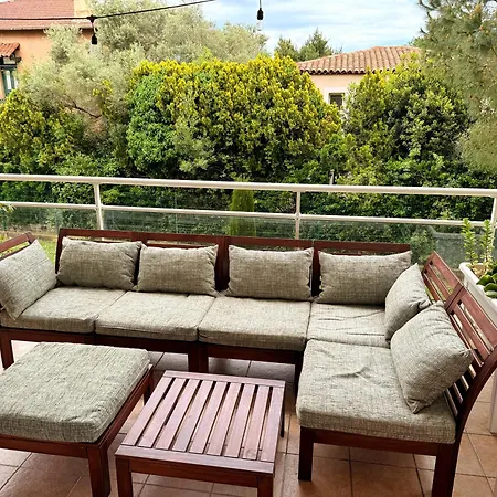 With 2 Bedrooms, Terrace, Pool & Parking Апартаменты Антиб