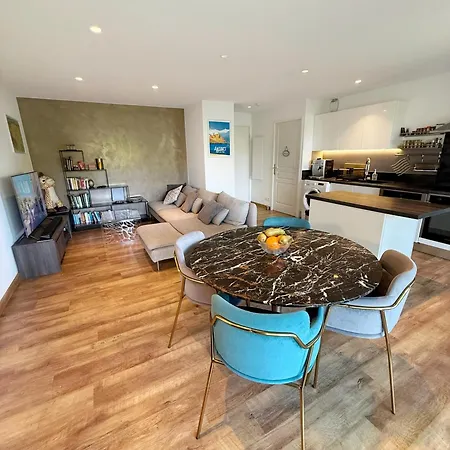 Apartment W Terrace, Pool & Parking