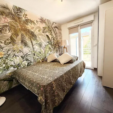 Apartment With 2 Bedrooms, Terrace, Pool & Parking